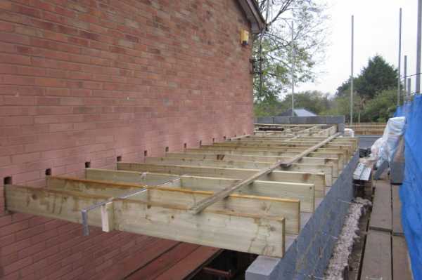 Joists being put in place
